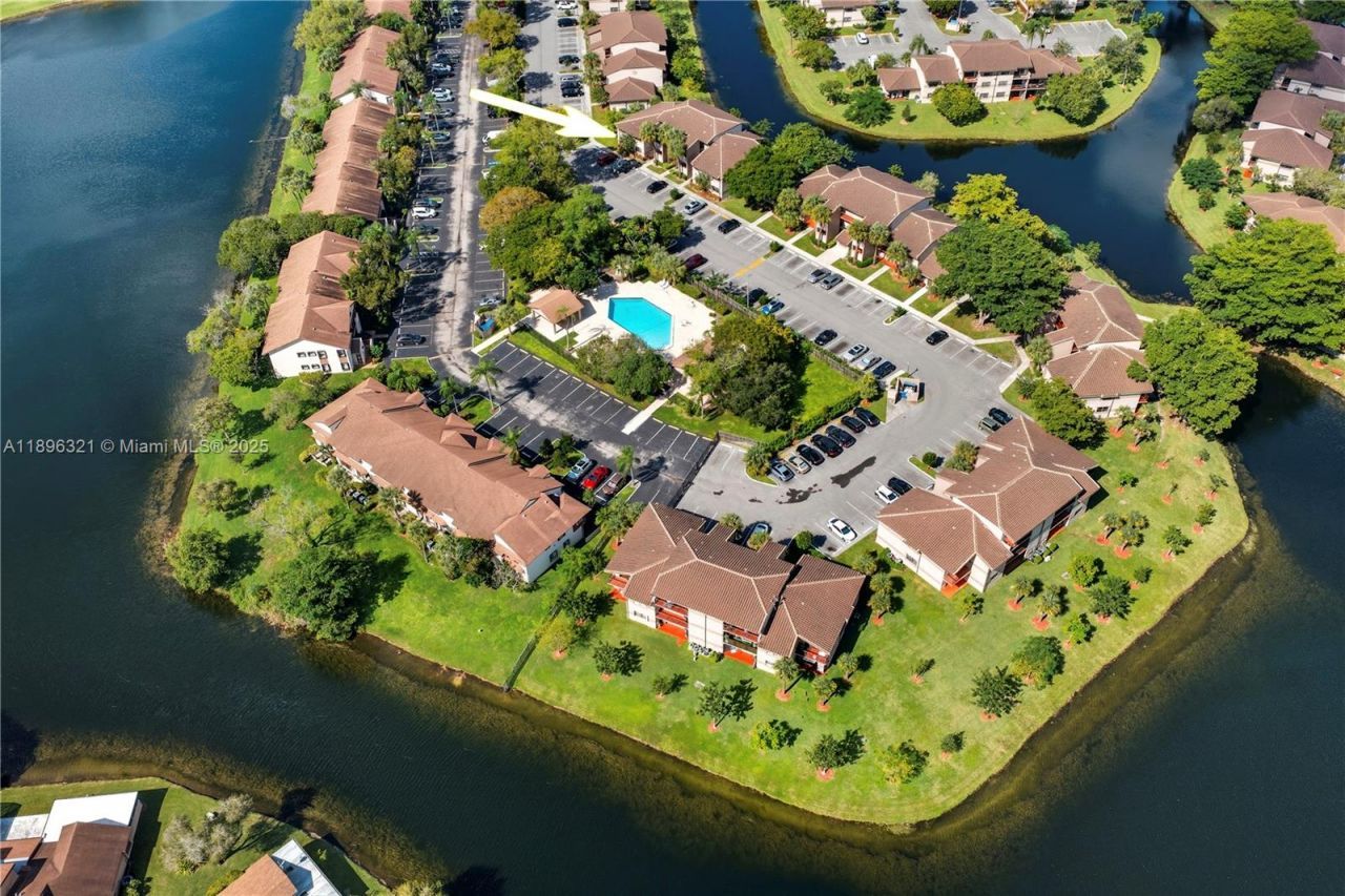 9877 Nob Hill Ct, Unit 9877, Sunrise, FL 33351 Photo