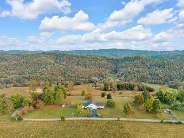 540 Hurley Dr, Sneedville, TN 37869