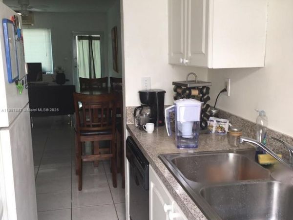 625 75th St, Miami Beach, FL 33141