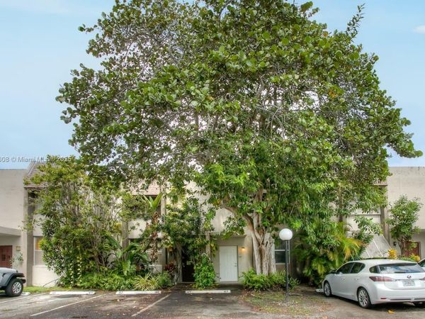 14329 Memorial Hwy, Unit 7-K, Miami, FL 33161