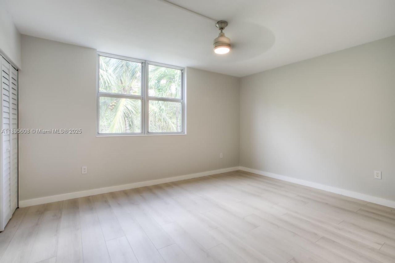 14329 Memorial Hwy, Unit 7-K, Miami, FL 33161 Photo