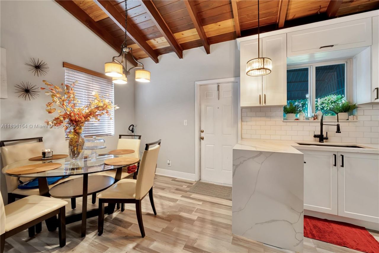 3577 Charles Ave, Miami, FL 33133 Photo