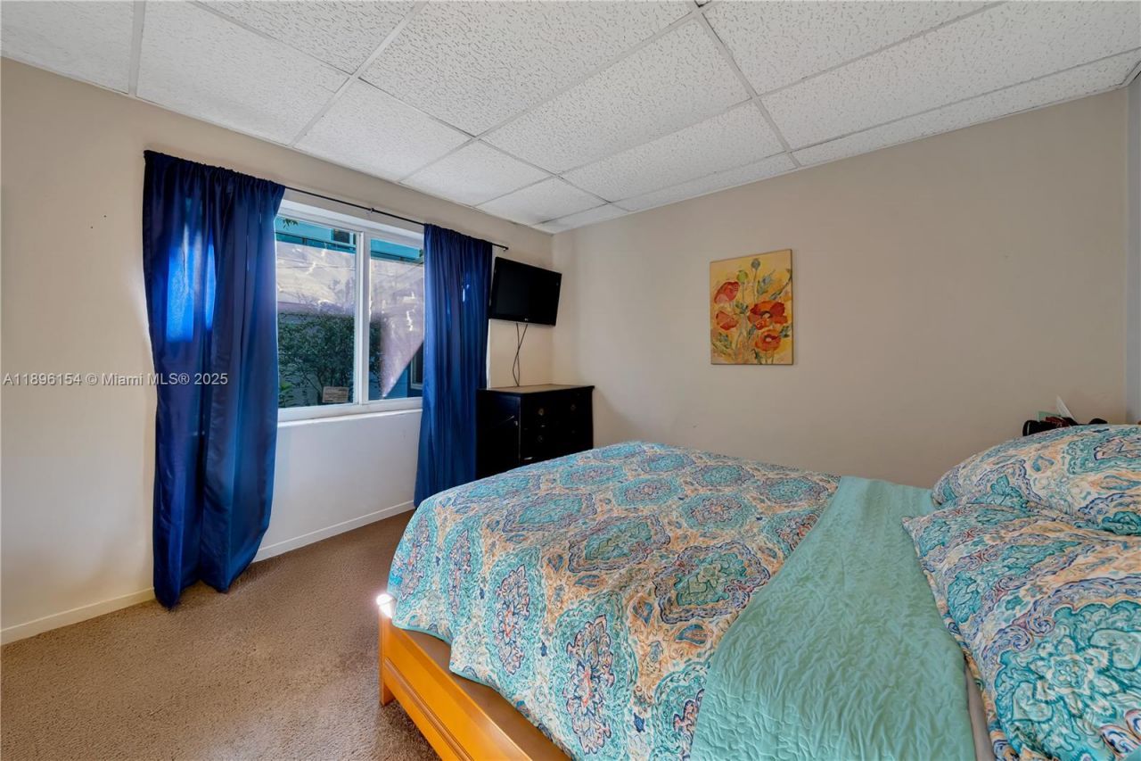 3577 Charles Ave, Miami, FL 33133 Photo