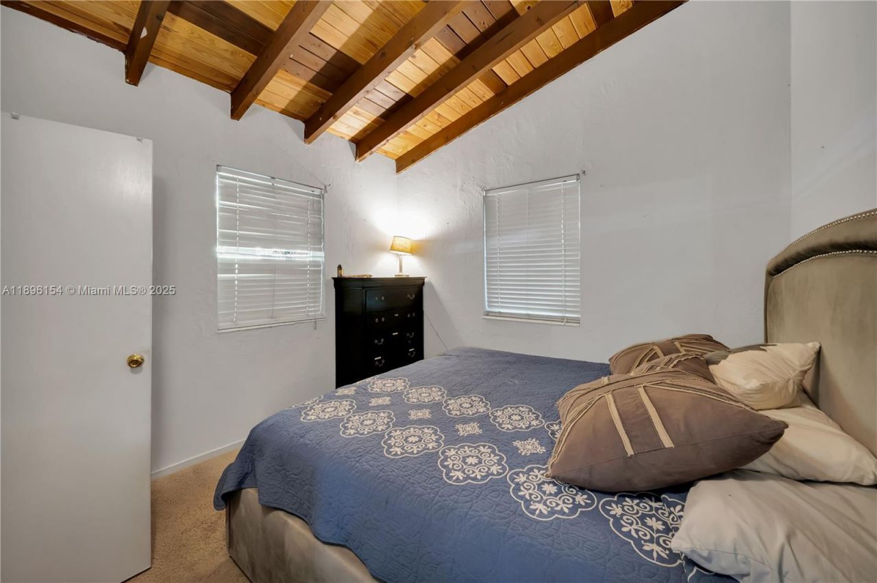 3577 Charles Ave, Miami, FL 33133 Photo