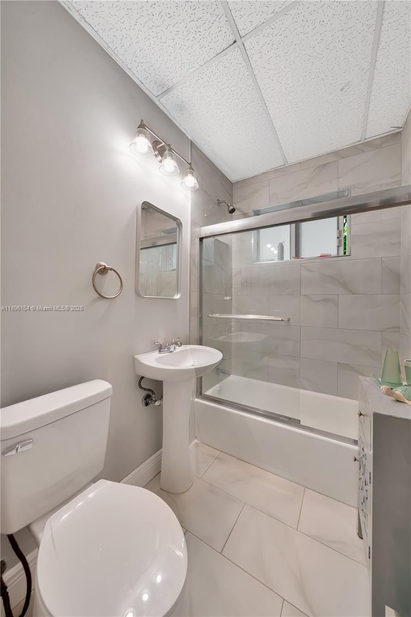 3577 Charles Ave, Miami, FL 33133 Photo