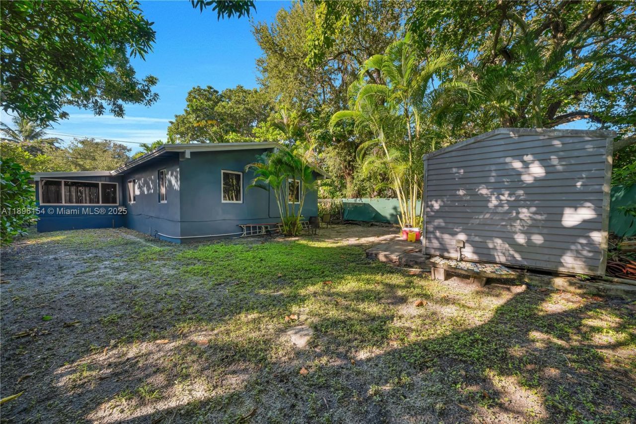 3577 Charles Ave, Miami, FL 33133 Photo