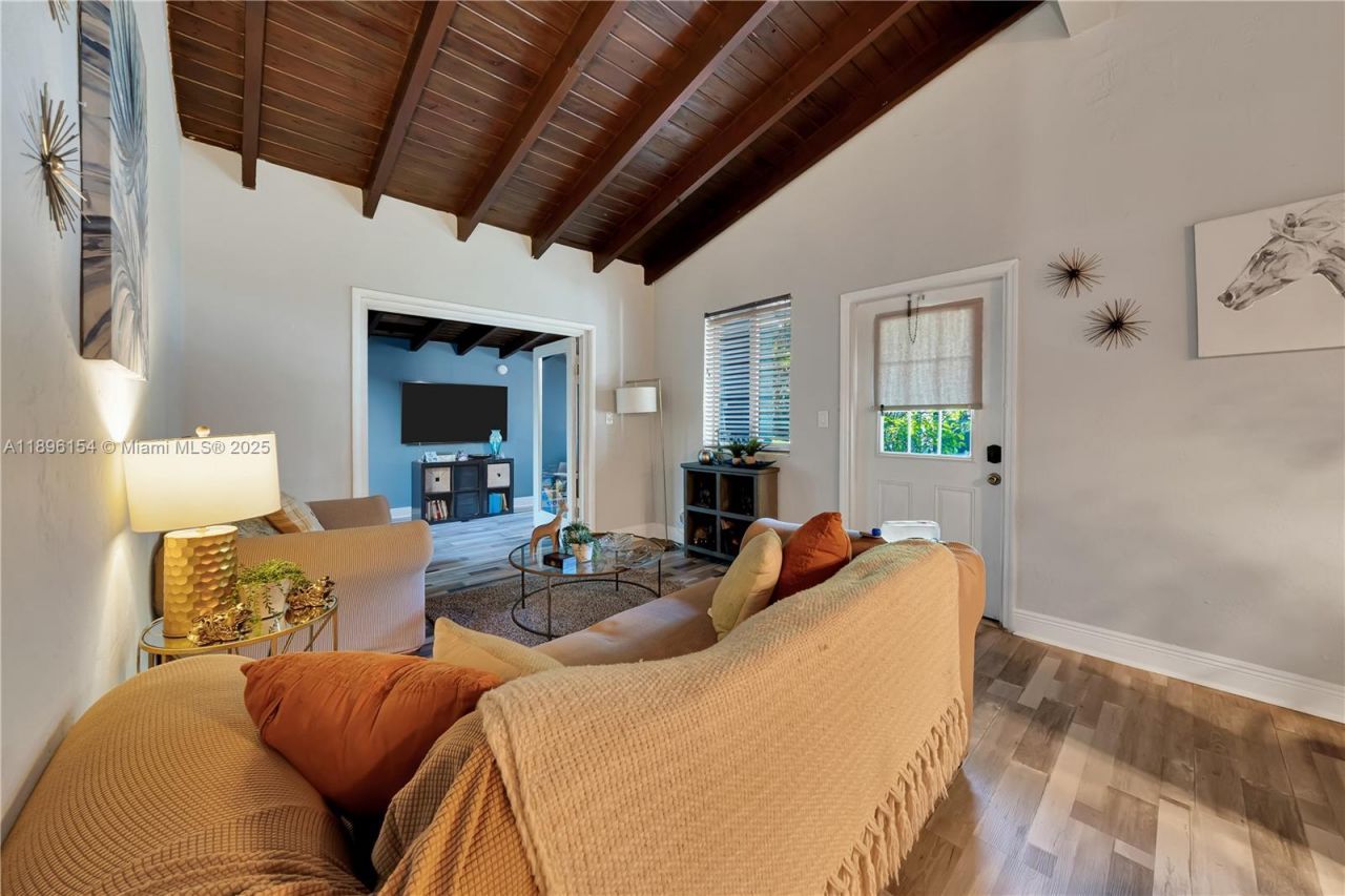 3577 Charles Ave, Miami, FL 33133 Photo