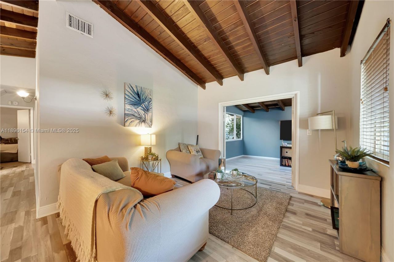 3577 Charles Ave, Miami, FL 33133 Photo