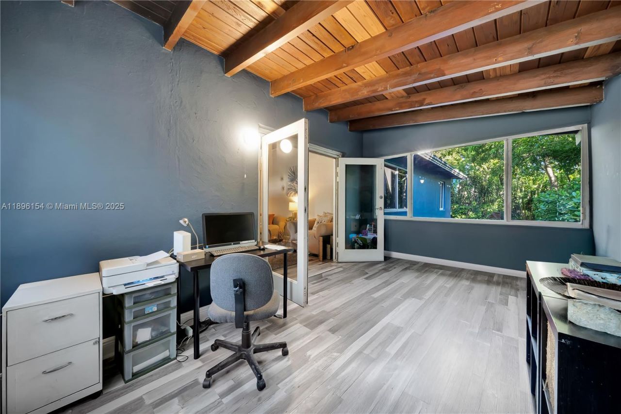 3577 Charles Ave, Miami, FL 33133 Photo