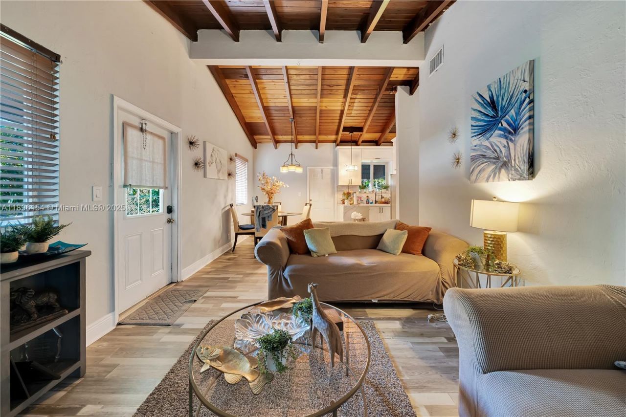 3577 Charles Ave, Miami, FL 33133 Photo