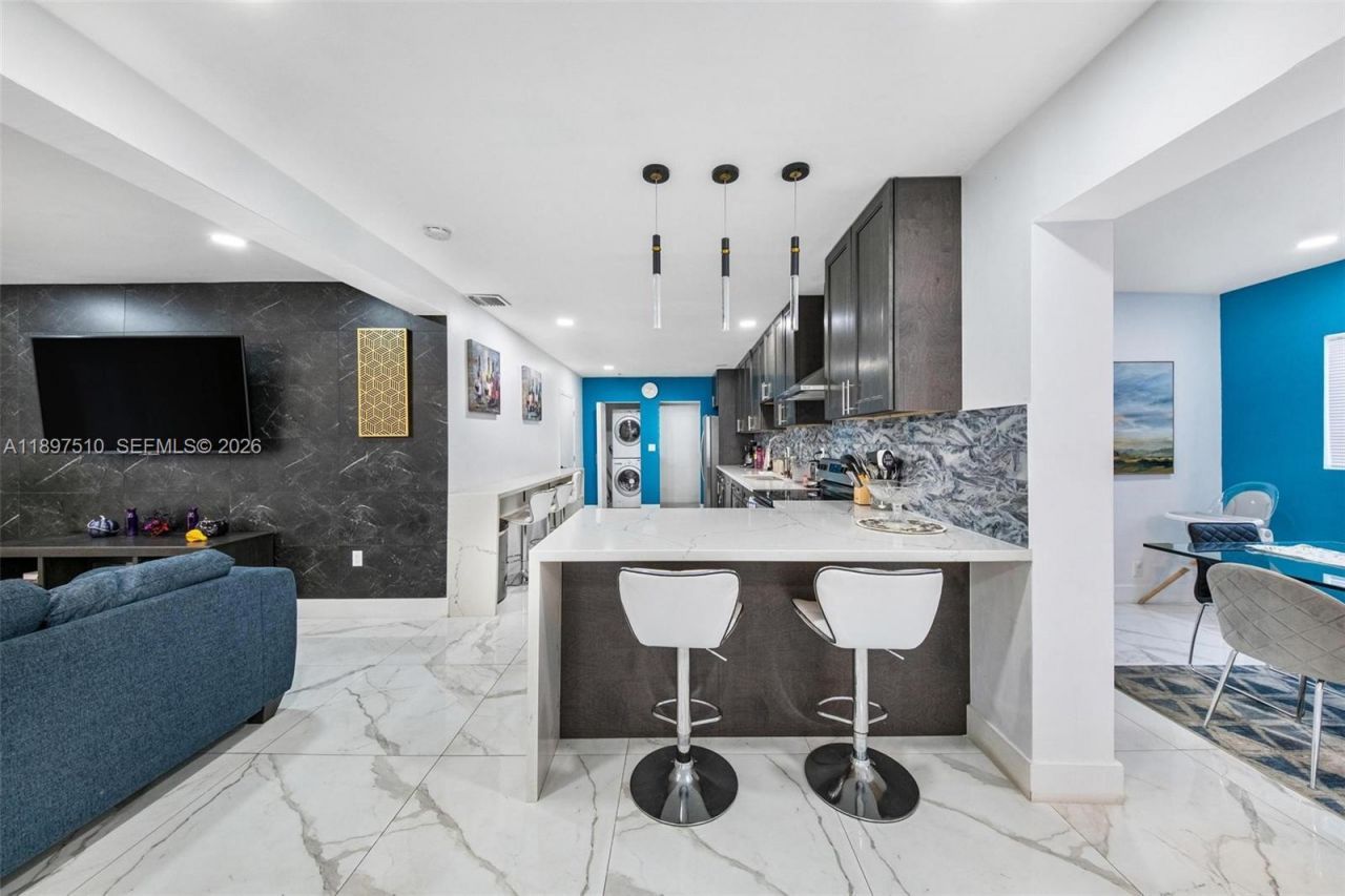 2441 Alcazar Dr, Miramar, FL 33023 Photo