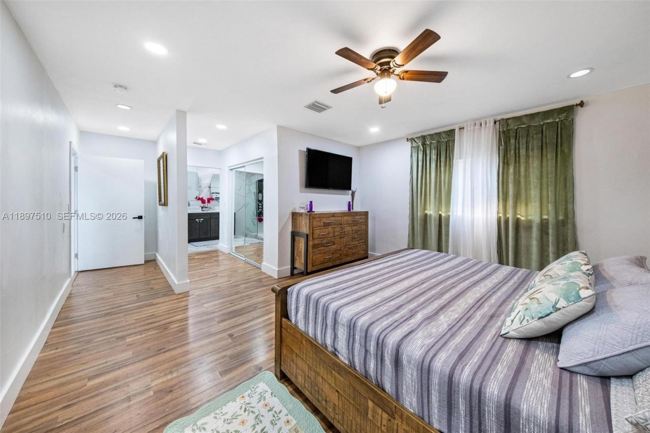 2441 Alcazar Dr, Miramar, FL 33023 Photo