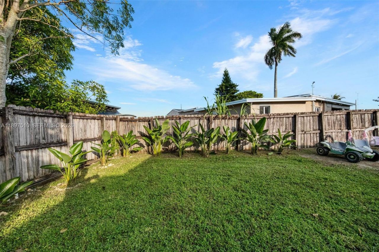 2441 Alcazar Dr, Miramar, FL 33023 Photo