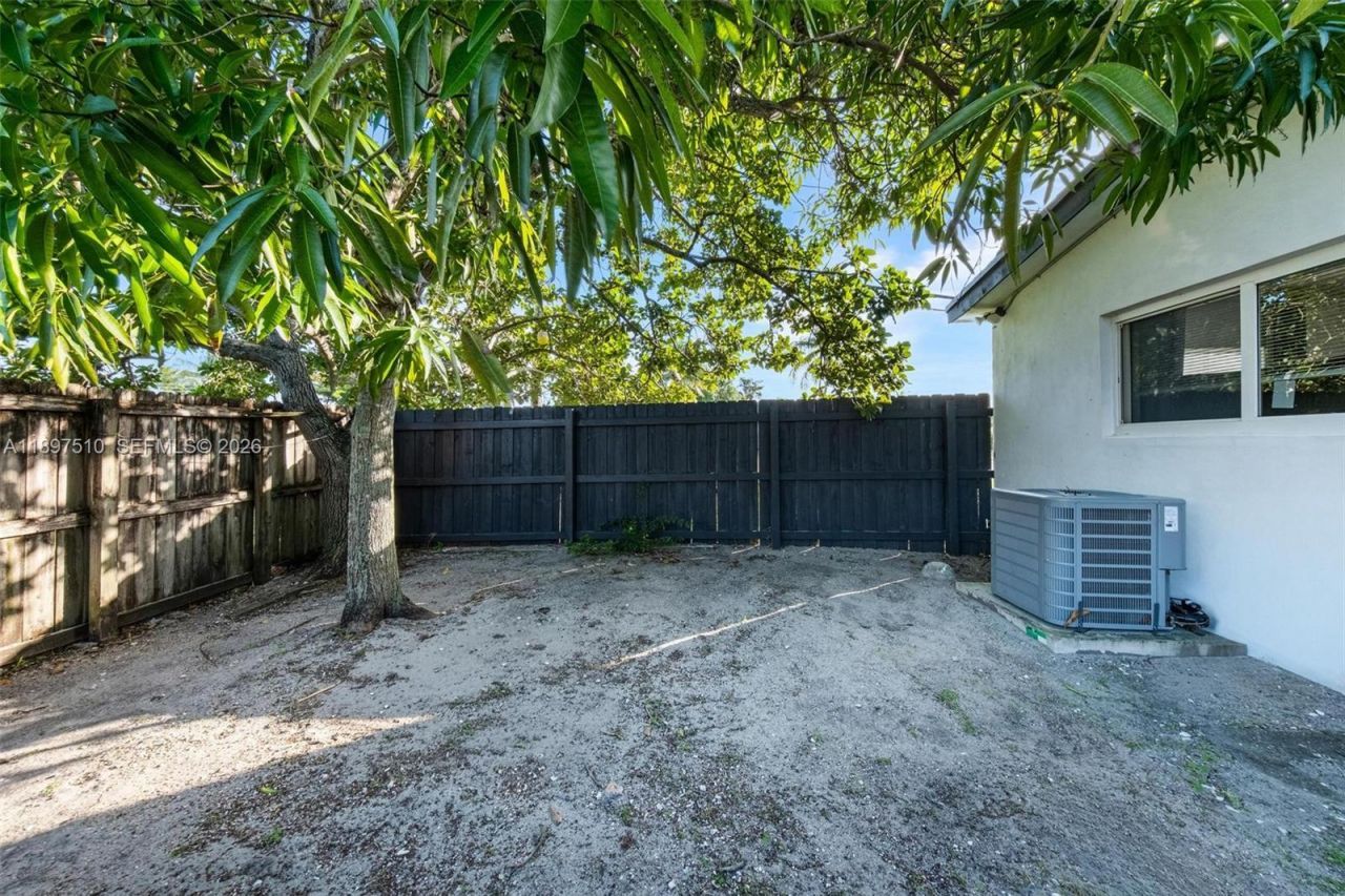 2441 Alcazar Dr, Miramar, FL 33023 Photo