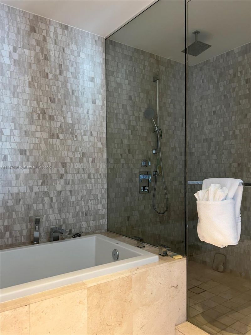 68 SE 6th St, Unit 3611, Miami, FL 33131 Photo