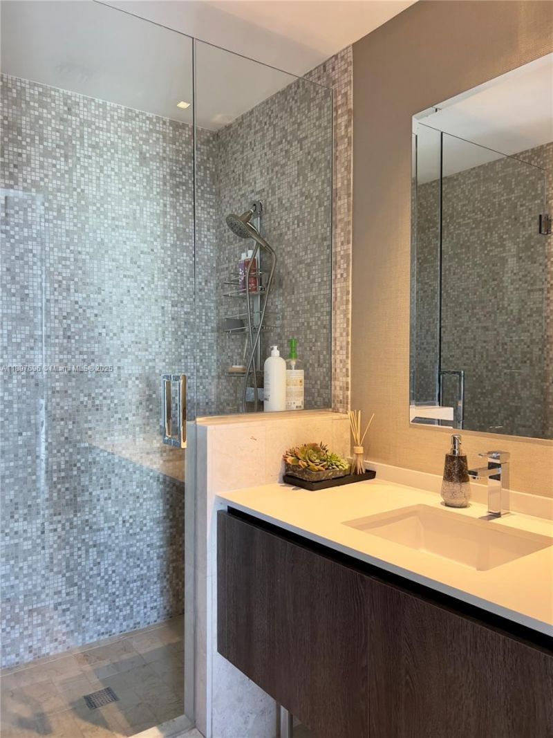 68 SE 6th St, Unit 3611, Miami, FL 33131 Photo