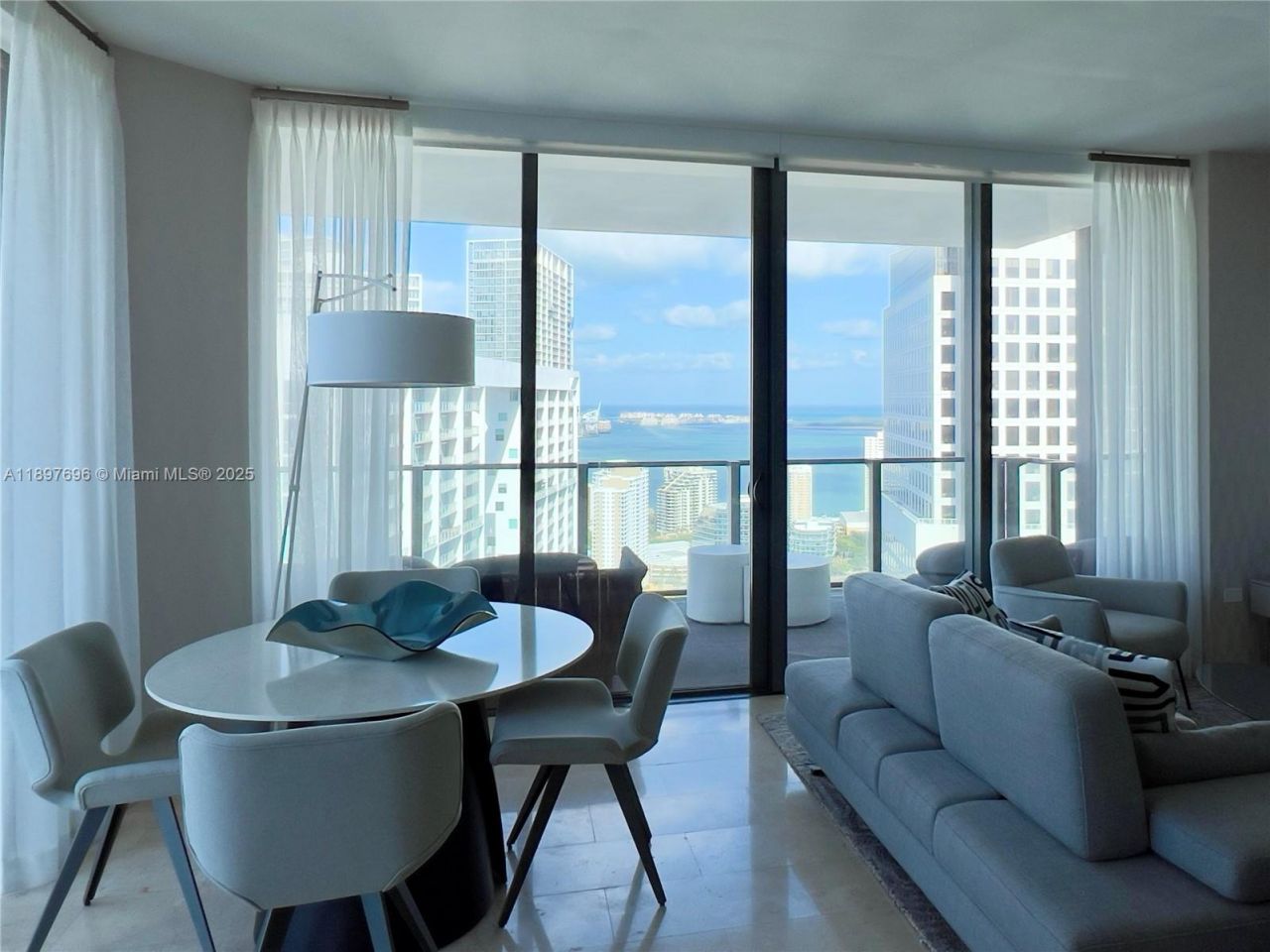 68 SE 6th St, Unit 3611, Miami, FL 33131 Photo