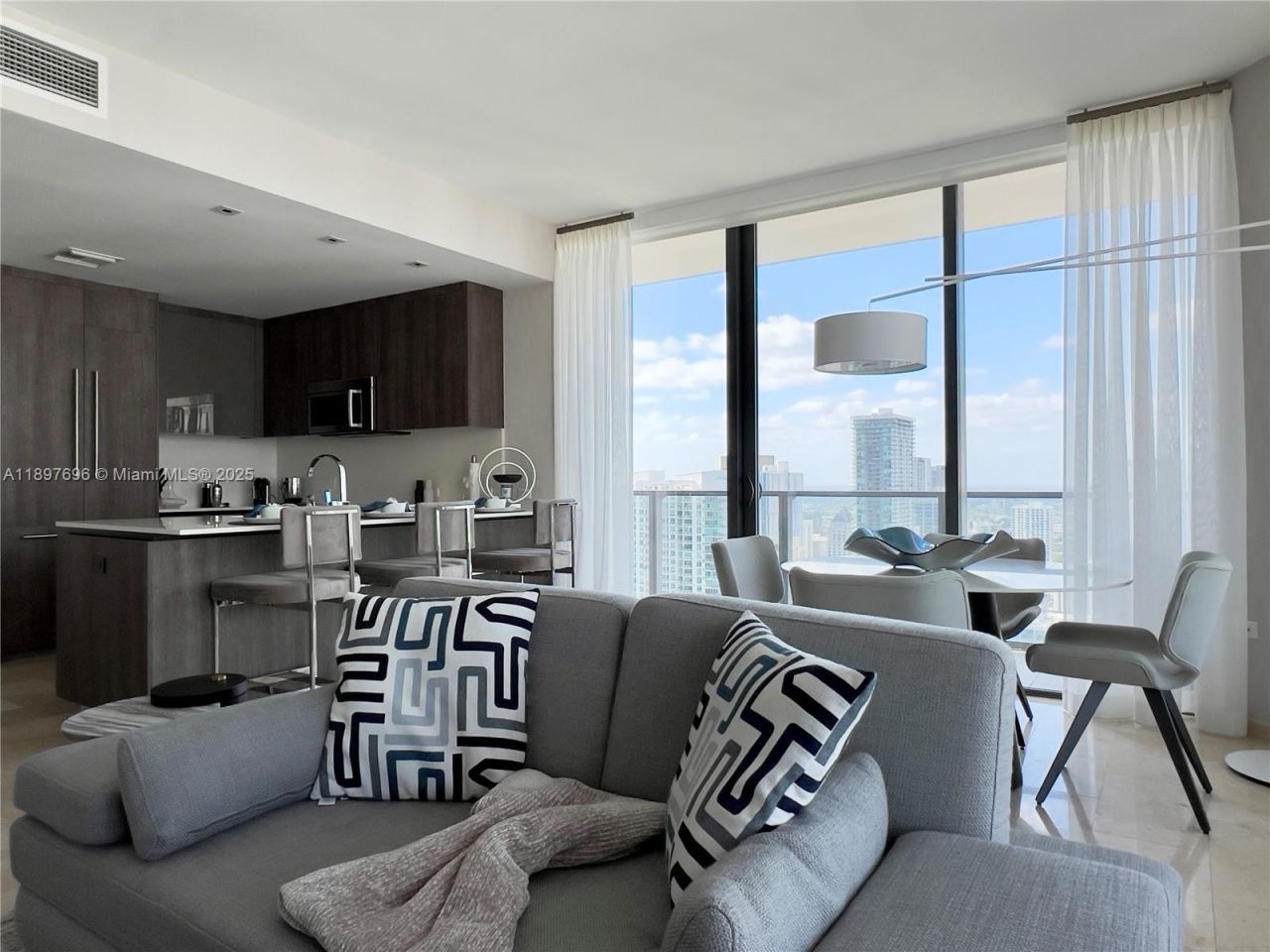 68 SE 6th St, Unit 3611, Miami, FL 33131 Photo