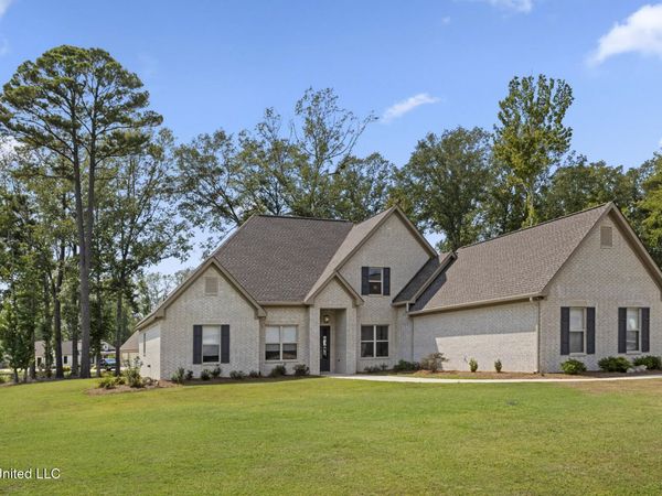 301 Leland Drive, Brandon, MS 39042