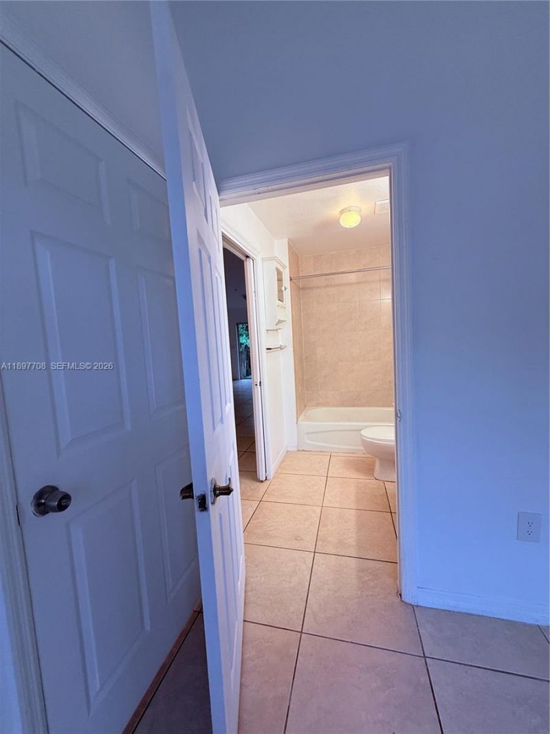 3820 SW 48th Ave, Unit E-31, Pembroke Park, FL 33023 Photo