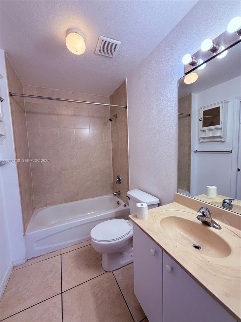 3820 SW 48th Ave, Unit E-31, Pembroke Park, FL 33023 Photo