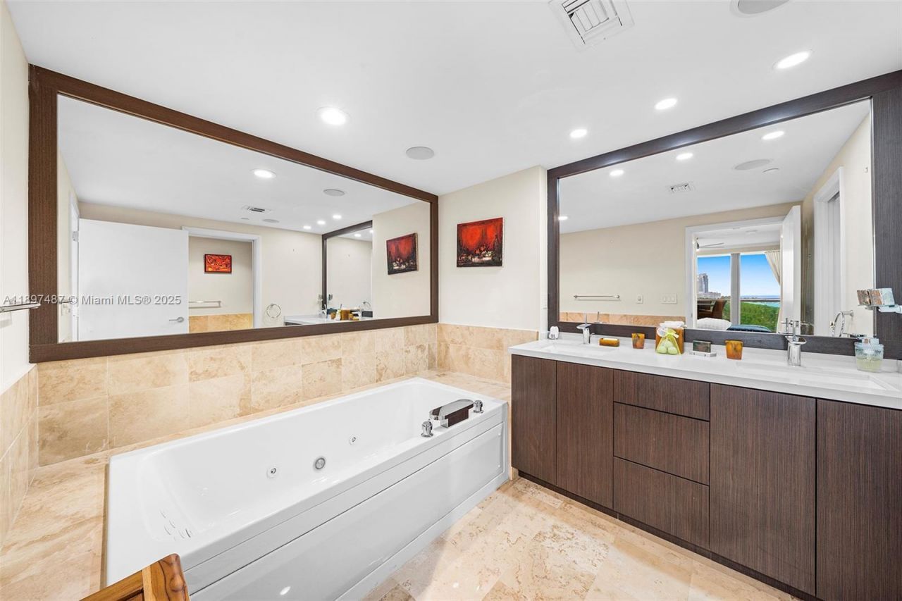 1455 Ocean Dr, Unit 1003, Miami Beach, FL 33139 Photo