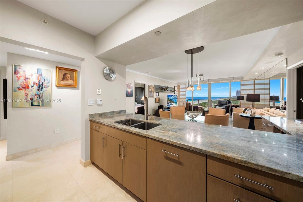 1455 Ocean Dr, Unit 1003, Miami Beach, FL 33139 Photo