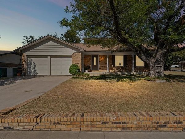 5817 Bunker Boulevard, Watauga, TX 76148