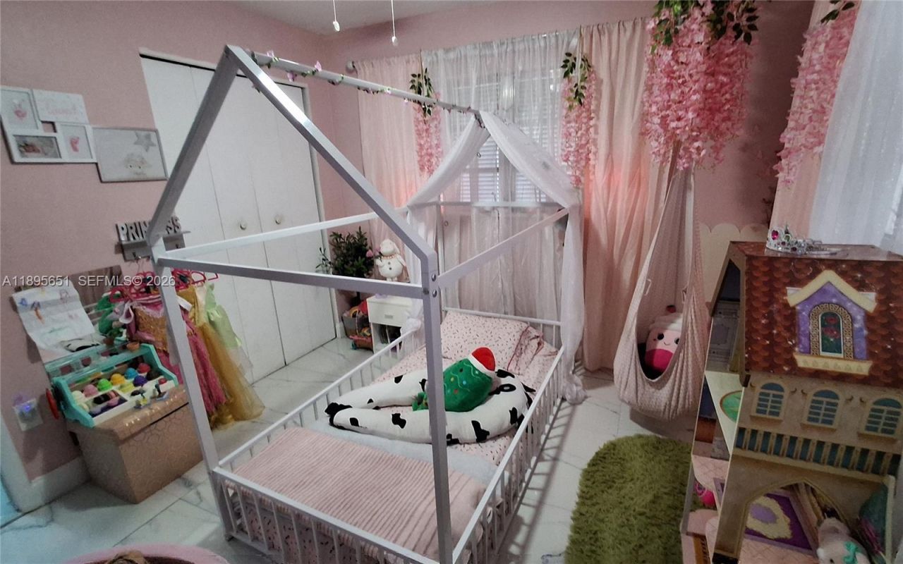 10305 SW 149th Ter, Miami, FL 33176 Photo