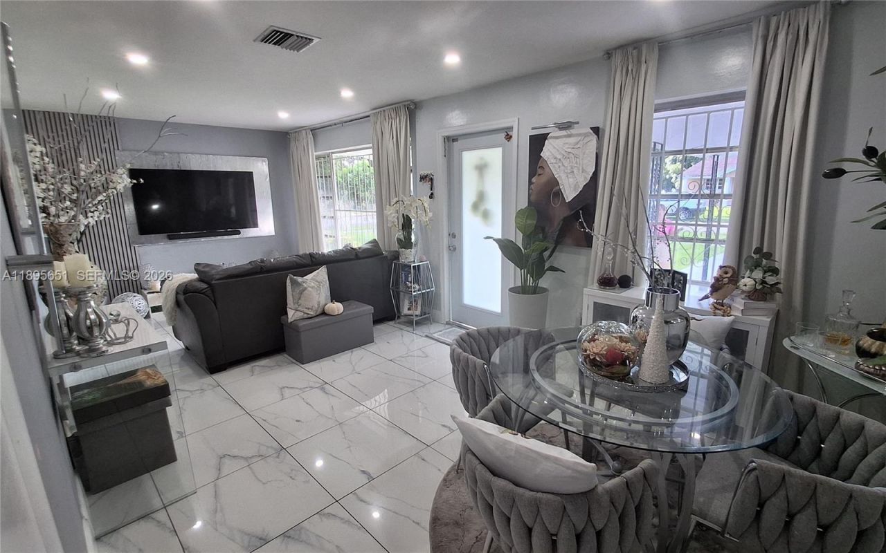 10305 SW 149th Ter, Miami, FL 33176 Photo