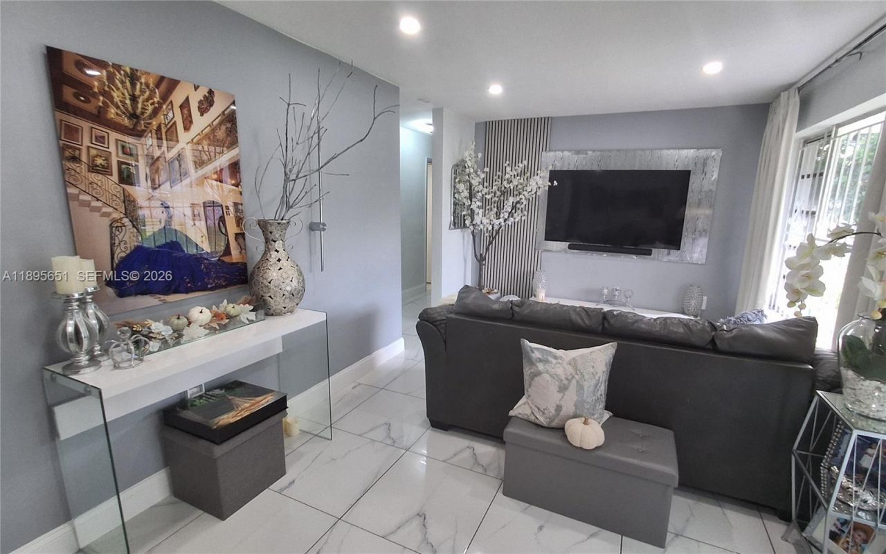 10305 SW 149th Ter, Miami, FL 33176 Photo