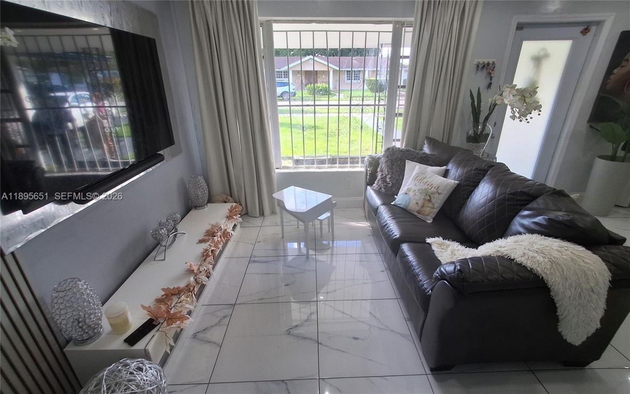 10305 SW 149th Ter, Miami, FL 33176 Photo