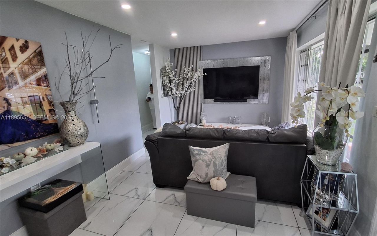 10305 SW 149th Ter, Miami, FL 33176 Photo