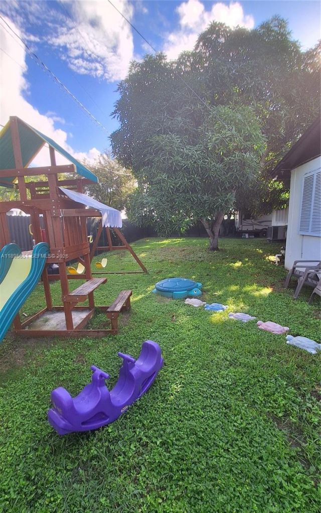 10305 SW 149th Ter, Miami, FL 33176 Photo