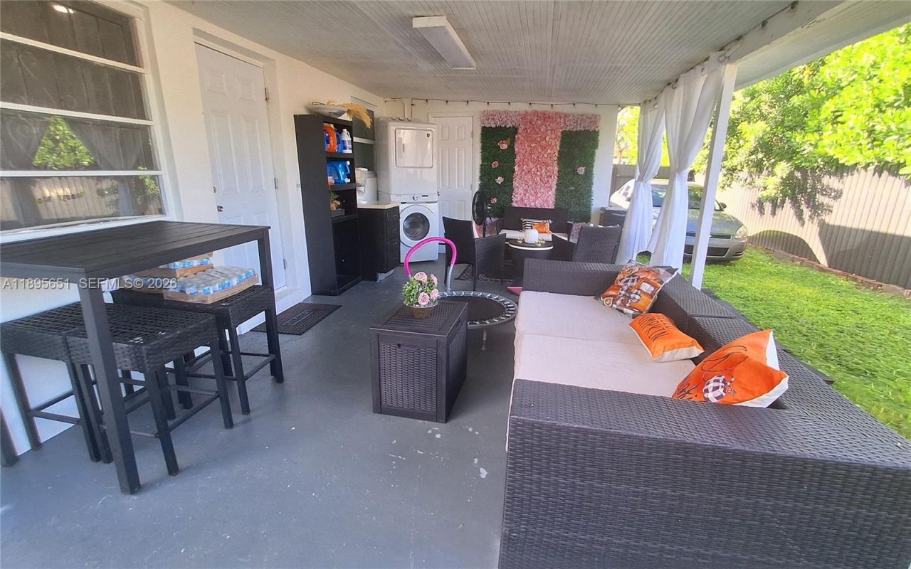 10305 SW 149th Ter, Miami, FL 33176 Photo