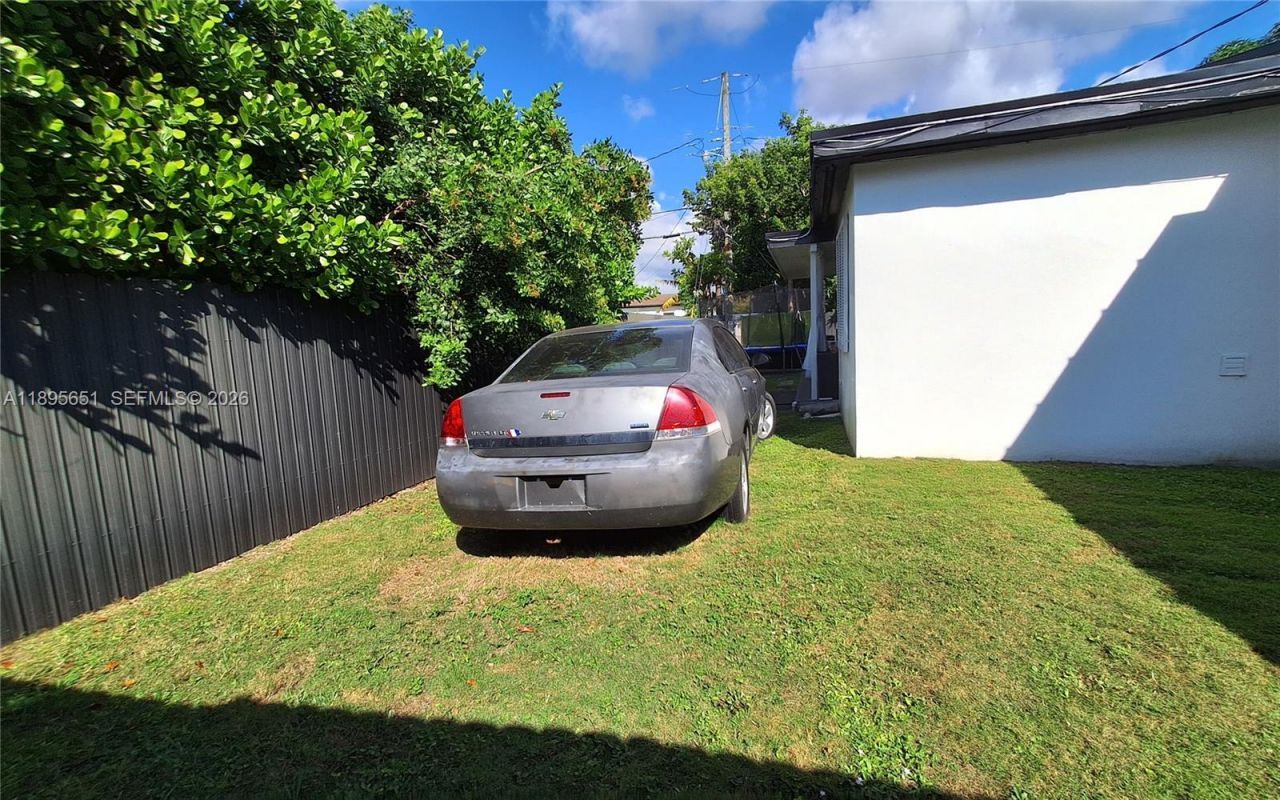 10305 SW 149th Ter, Miami, FL 33176 Photo