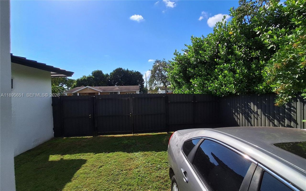 10305 SW 149th Ter, Miami, FL 33176 Photo