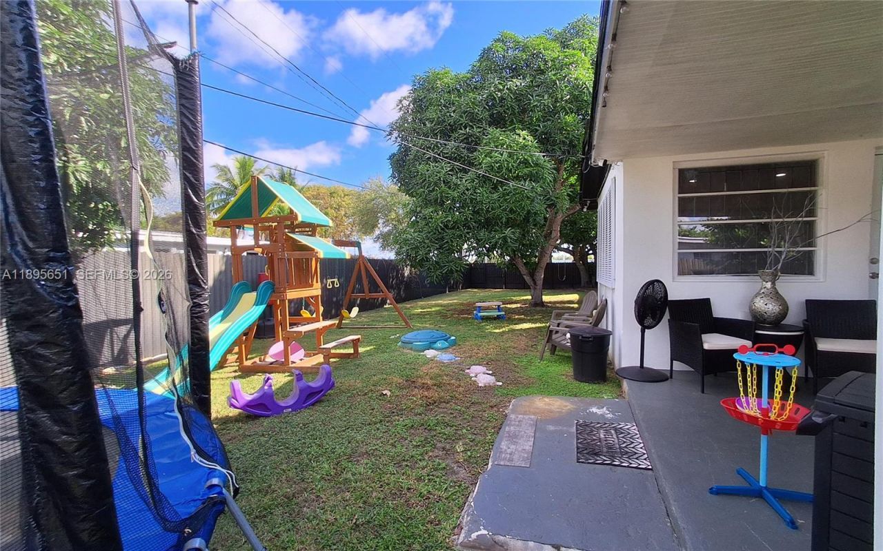 10305 SW 149th Ter, Miami, FL 33176 Photo