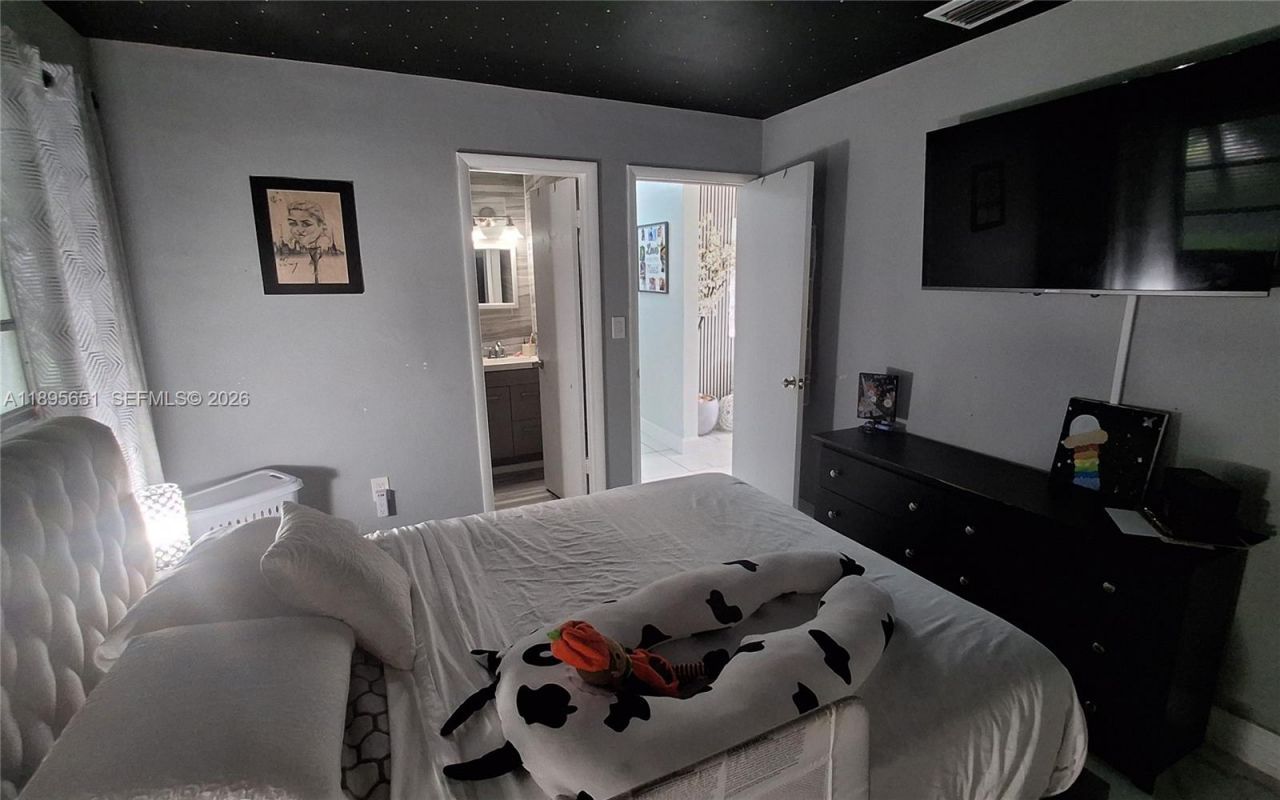 10305 SW 149th Ter, Miami, FL 33176 Photo