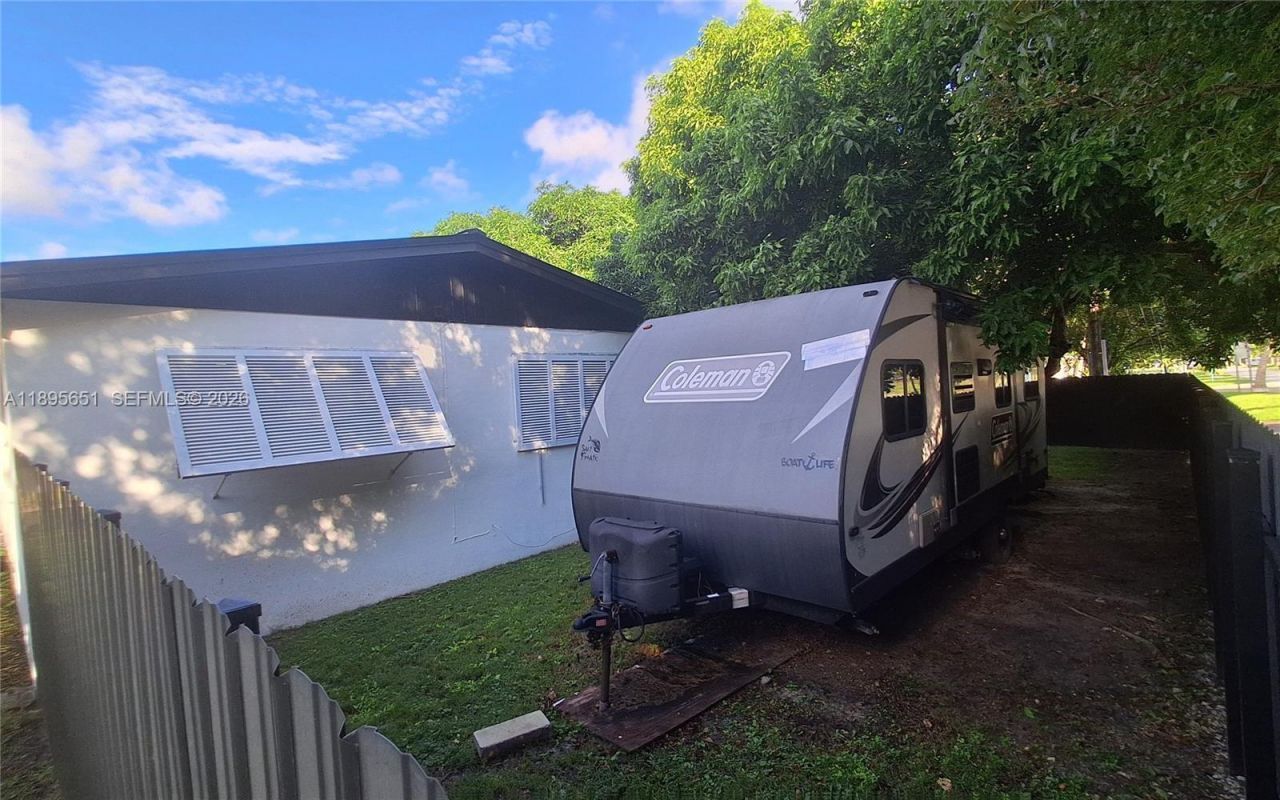 10305 SW 149th Ter, Miami, FL 33176 Photo