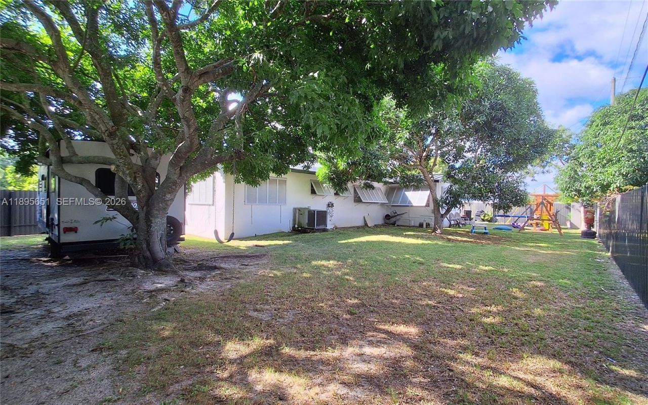 10305 SW 149th Ter, Miami, FL 33176 Photo