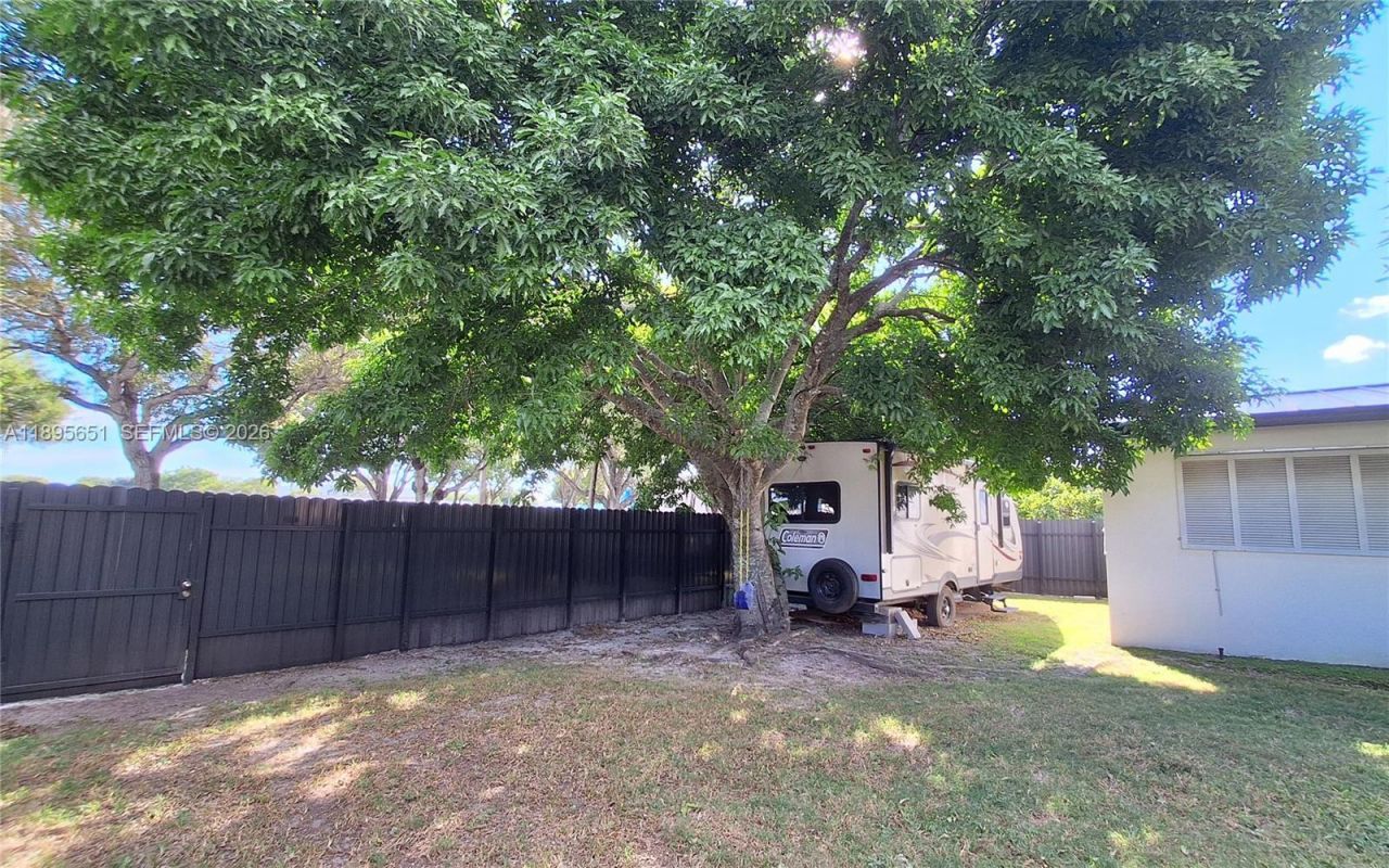 10305 SW 149th Ter, Miami, FL 33176 Photo