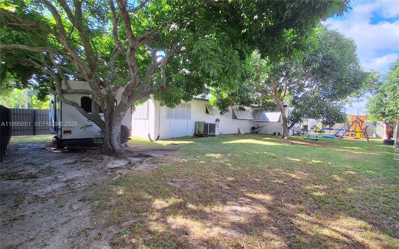 10305 SW 149th Ter, Miami, FL 33176 Photo