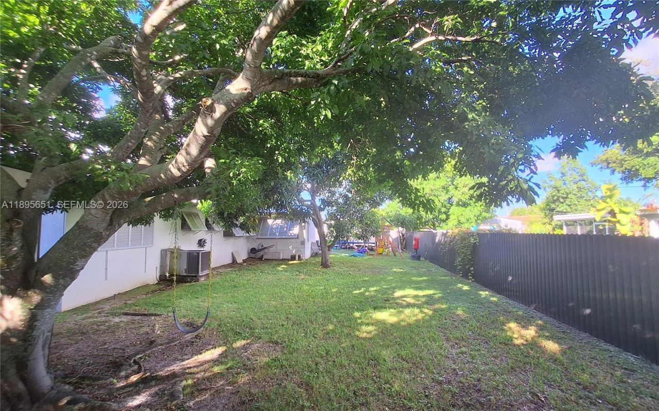 10305 SW 149th Ter, Miami, FL 33176 Photo