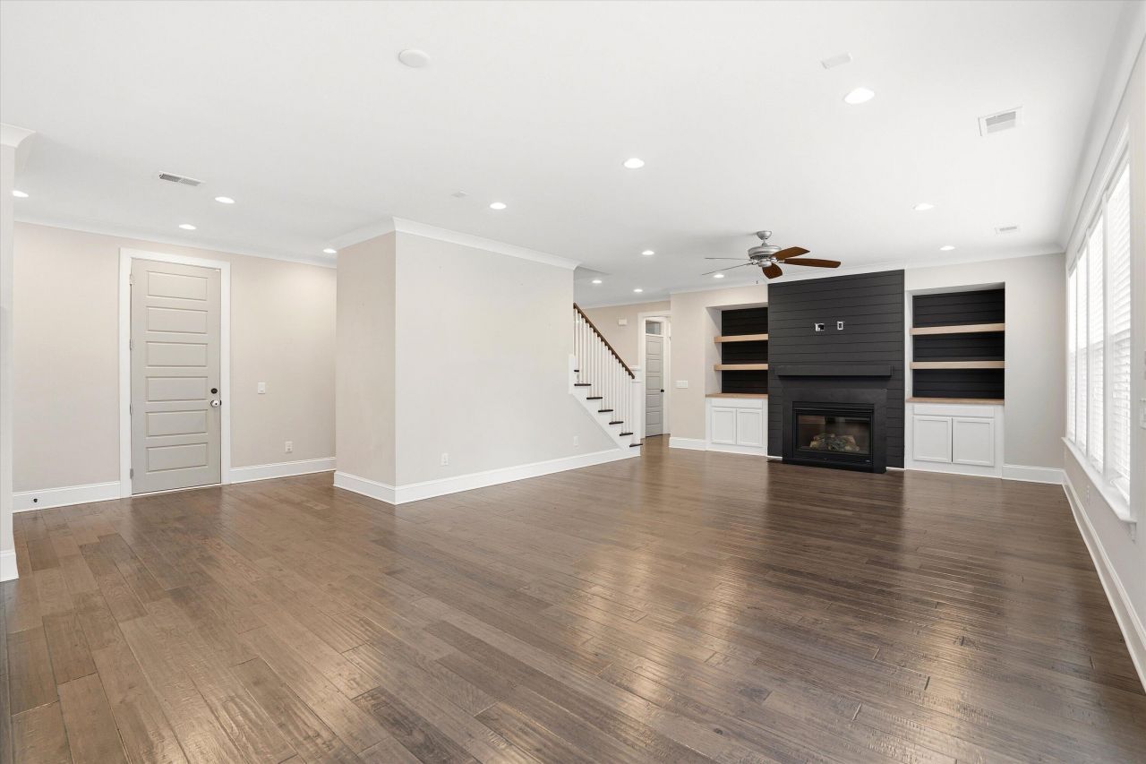 4019 Cascades Thrust Photo 10