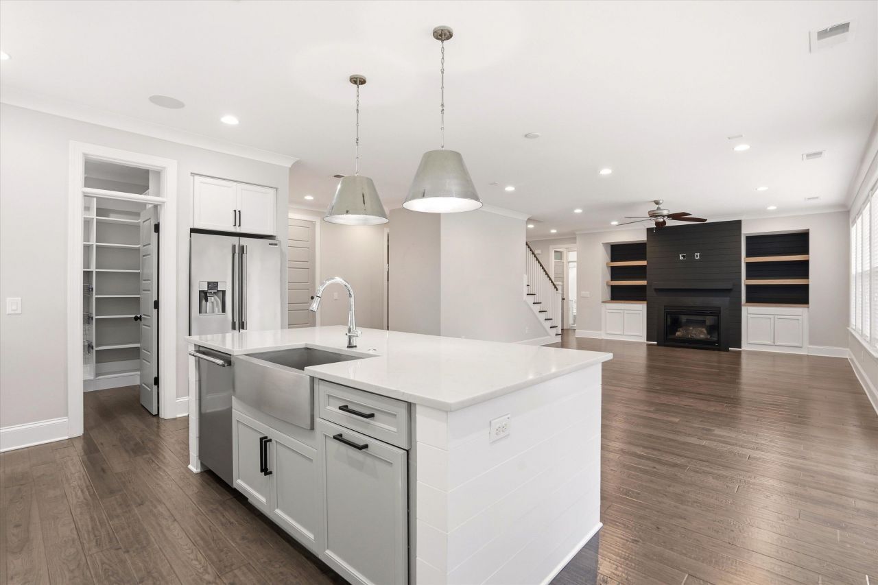 4019 Cascades Thrust Photo 11