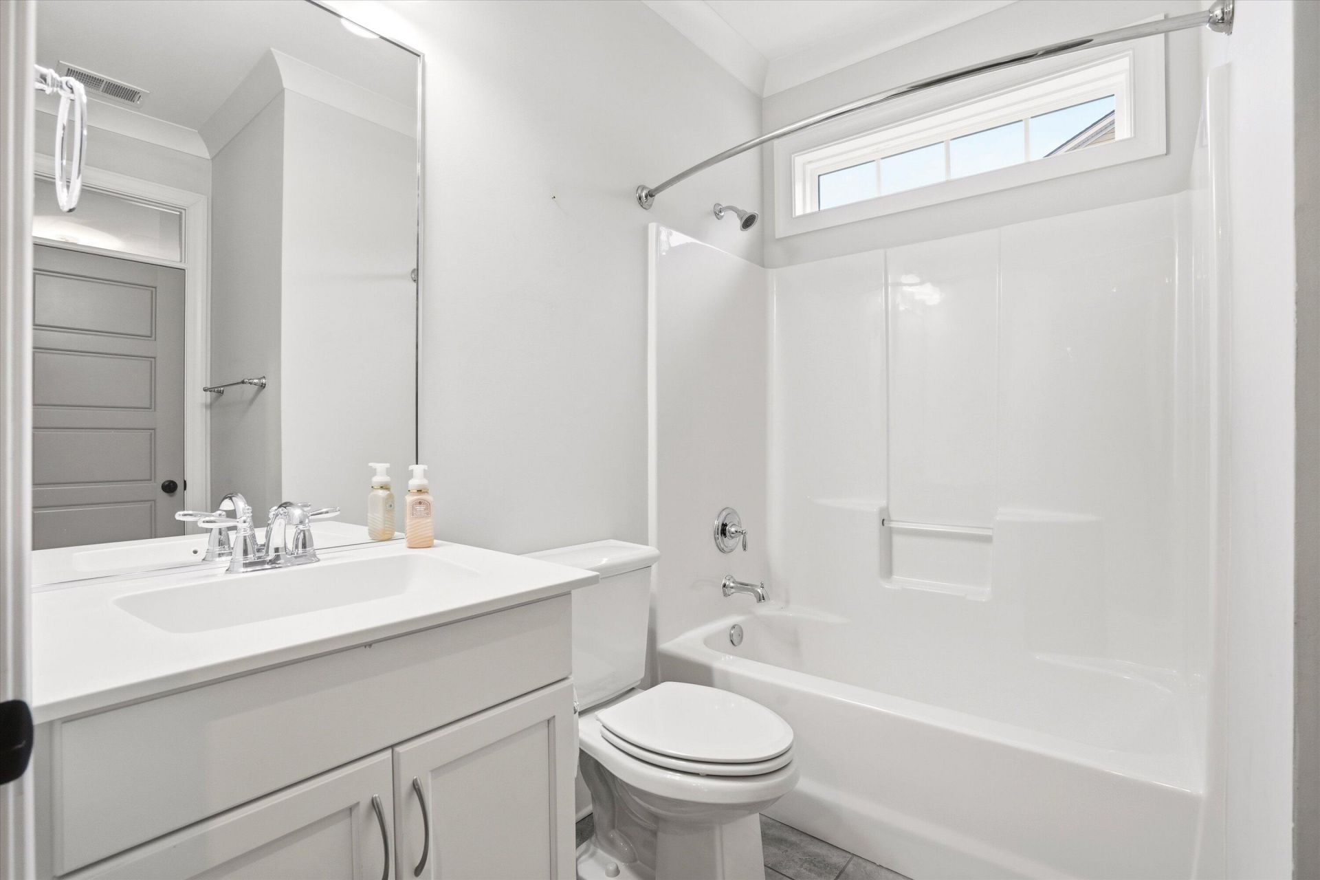 4019 Cascades Thrust Photo 19