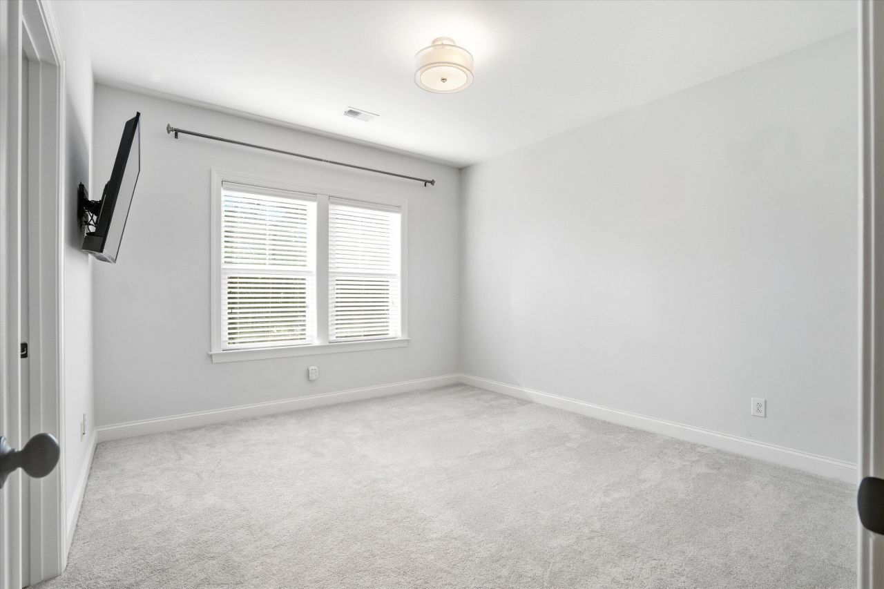 4019 Cascades Thrust Photo 29