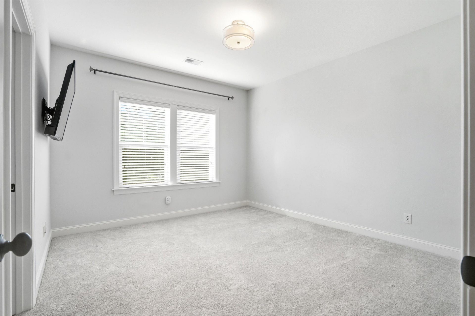 4019 Cascades Thrust Photo 31