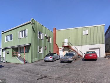 23 W HIGH STREET, NEW BLOOMFIELD, PA 17068